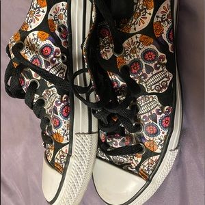 Converse sugar skull sneakers
